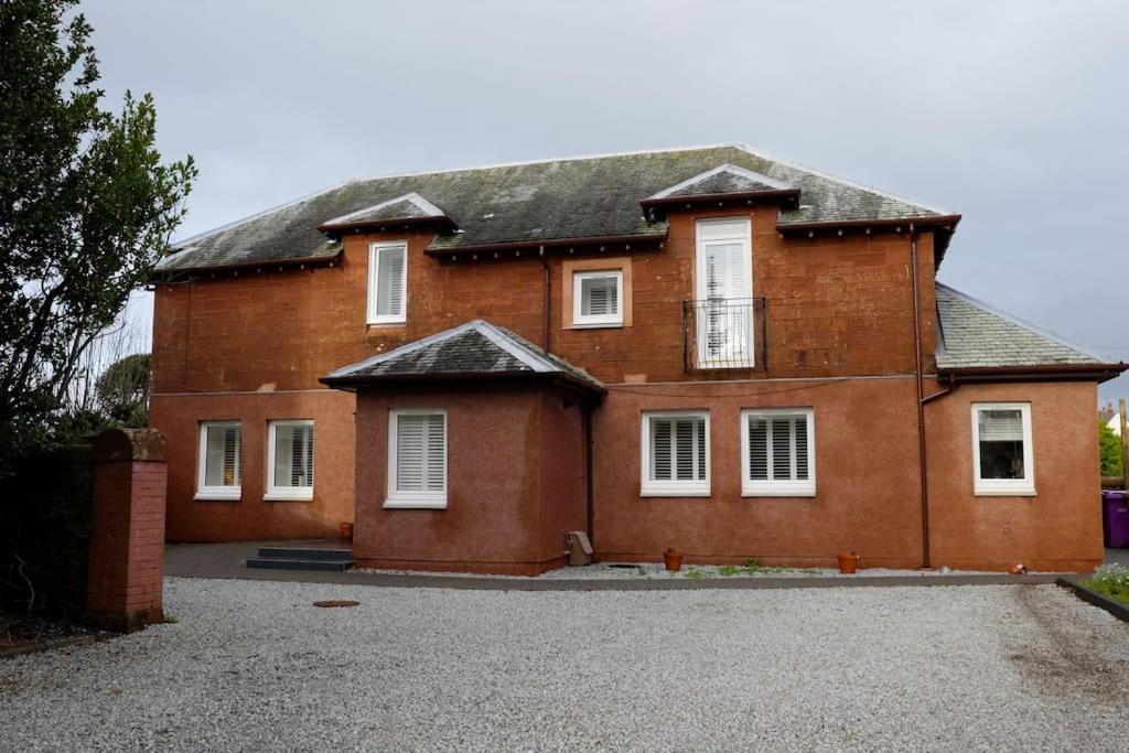 Stunning Coach House Largs